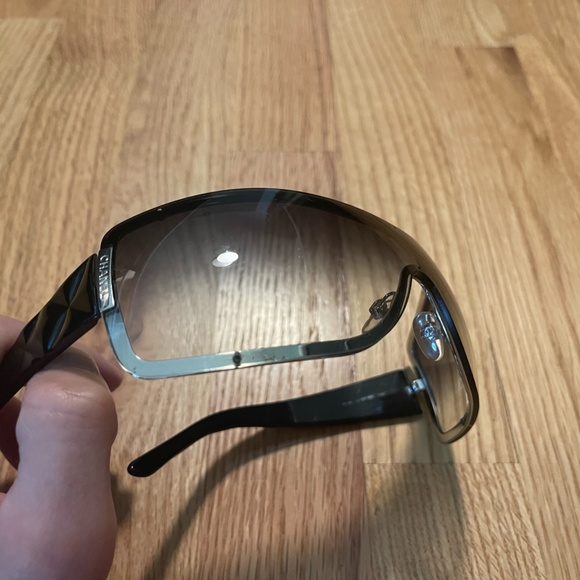 Chanel Sunglasses 4126 Quilted Arms Visor Black & Silver Graident, Used, As-is - Picture 7 of 11
